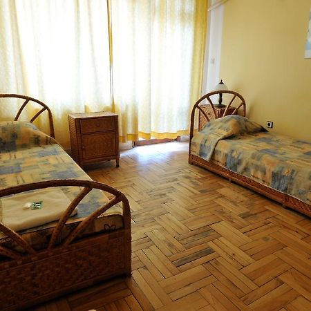 Family Hotel Prolet ชูเมน ภายนอก รูปภาพ